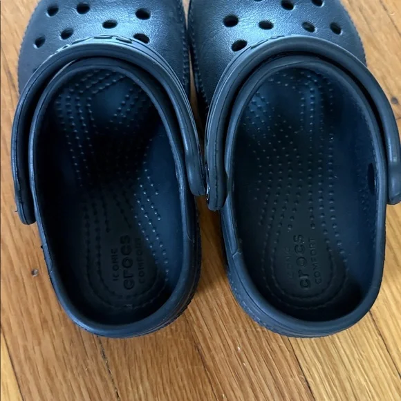 CROCS Classic Black Clogs toddler size 9 - Picture 2 of 3